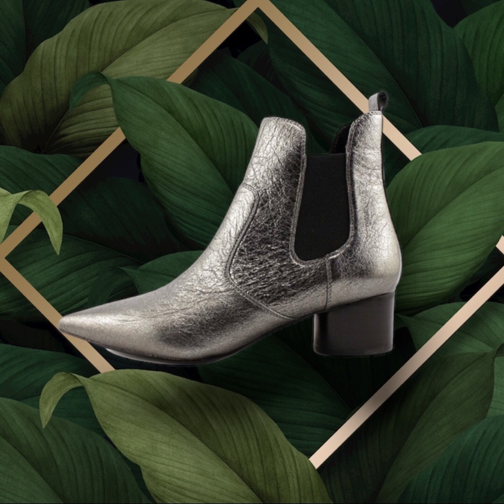 Kendall + Kylie Silver Logan Leather Chelsea Boots